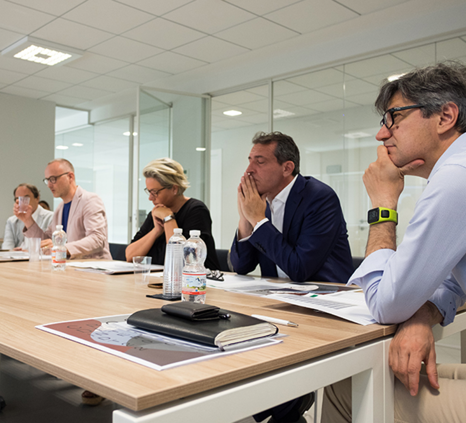 cover-cross-design-contest-jury-600x545.jpg