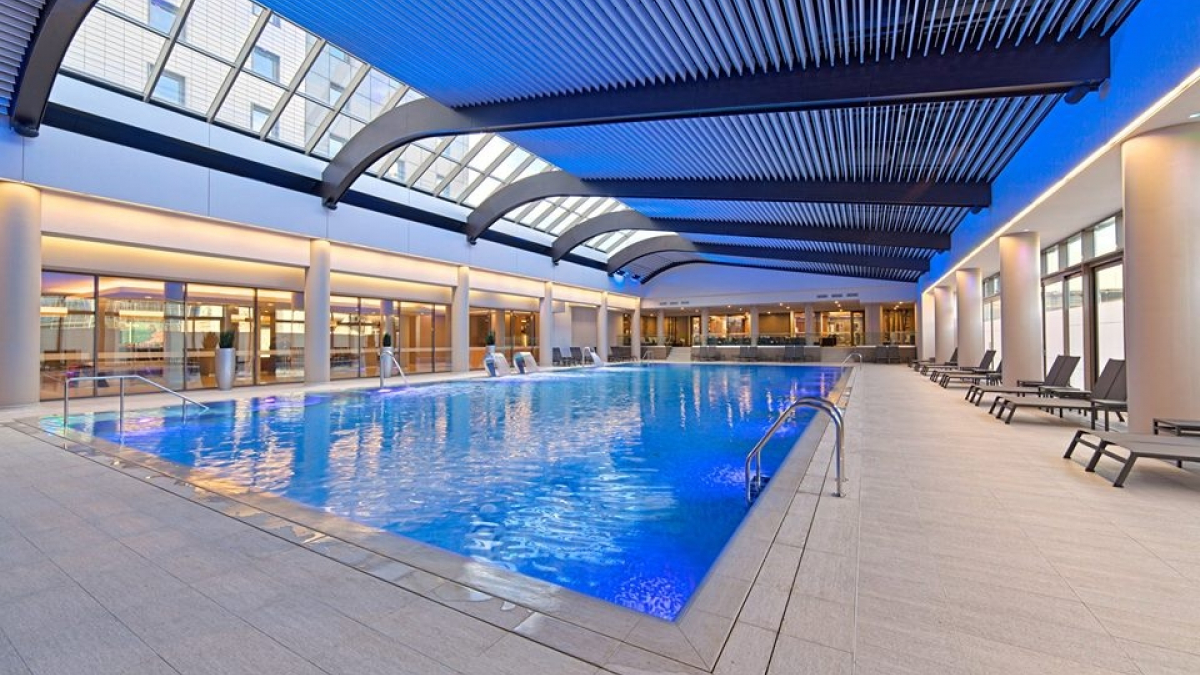 Piscina Hotel Ramada Bucarest Beola Bianca Absolute Piscina Hotel Ramada Bucarest Beola Bianca Absolute